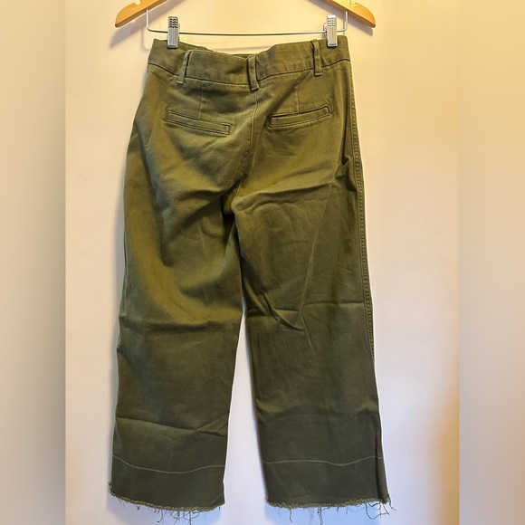 GAP Olive Green cropped pants size 4R - Picture 3 of 5